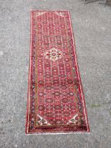 Good quality decorative carpet runner {294cm L x 105cm W}