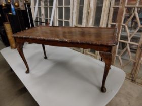 1950s mahogany coffee table raised on cabriole legs {47 cm H x 97 cm W x 48 cm D}.