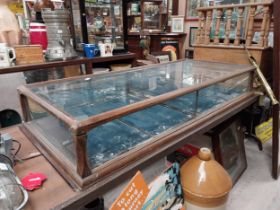 19th C. Mahogany counter top shop display cabinet. {21 cm H x 133 cm W x 60 cm D}