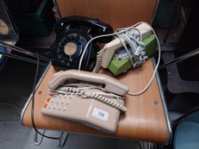 Collection og 1970's and 1980's telephones.