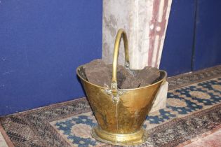 Early 20th C. Brass coal helmet {H 30cm x W 37cm x D 30cm}.