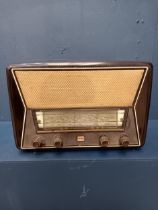 Stella radio {H 27cm x W 39cm x D 18cm}.