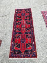 Good quality decorative carpet runner {304cm L x 111cm W} (not available to view in person).