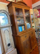 Good quality Victorian oak bookcase, two glazed doors above two drawers and two blind doors