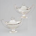 Pair of Late Victorian Silver Covered Sauce Tureens, George Nathan & Ridley Hayes, Chester, 1896/97,