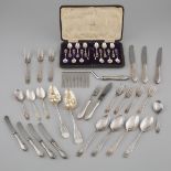 Group of North American and English Silver Flatware, 19th/20th century (40 Pieces)