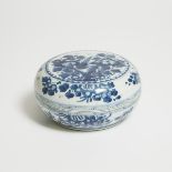 A Blue and White 'Birds and Flowers' Circular Box and Cover, Transitional Period, 17th Century, 过渡期