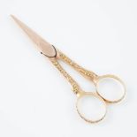 French Two-Colour Gold Mounted Scissors, late 18th century, length 4 in — 10.2 cm