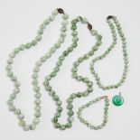 A Group of Five Jadeite Jewellery Pieces, 翡翠珠宝一组共五件, longest length 12.6 in — 32 cm (5 Pieces)
