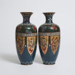 A Pair of Large Cloisonné Enamel 'Dragon and Phoenix' Vases, Meiji Period (1868-1912), 日本 明治时期 大型七宝烧