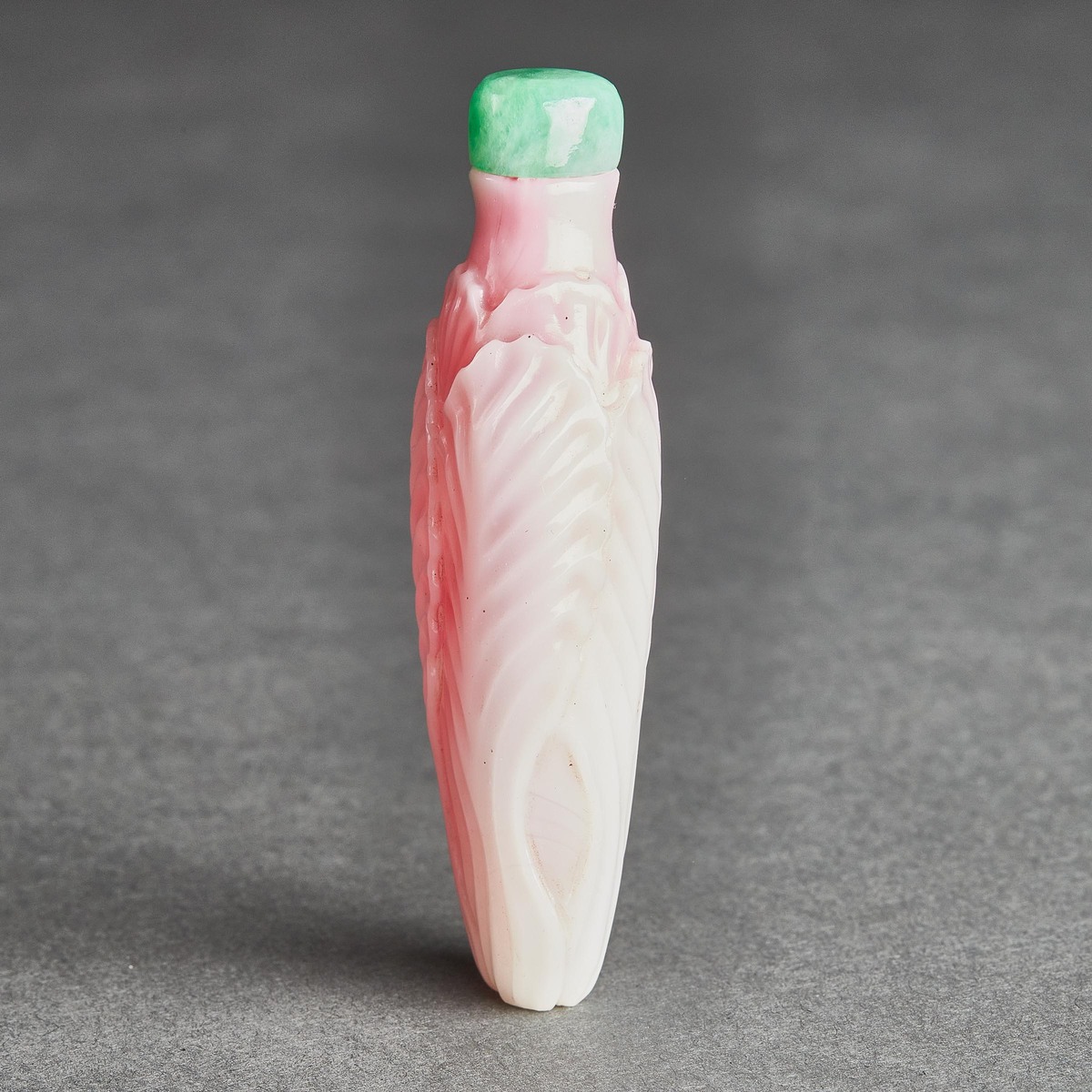 Attributed to Palace Workshops, A Sandwiched Pink Glass 'Cabbage' Snuff Bottle, 1750-1830, 清 十八/十九世紀 - Image 4 of 8