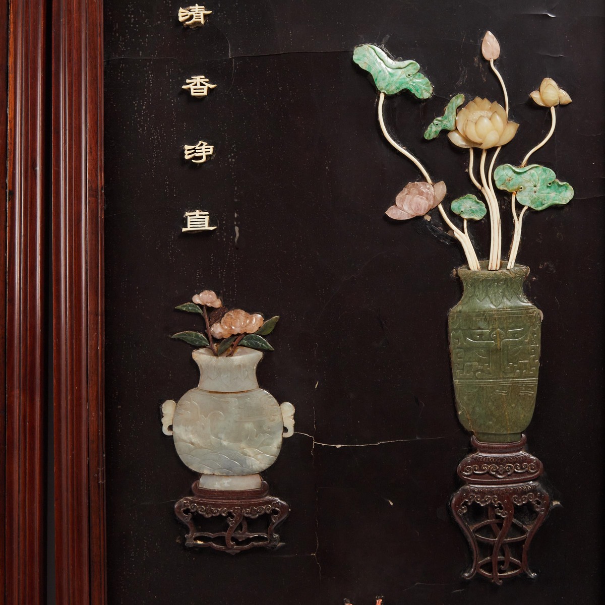A Pair of Jade-Inlaid 'Hundred Antiques' Panels, Late Qing Dynasty, 19th Century, 清 十九世纪 黑漆嵌宝大挂屏一对, - Image 2 of 11