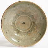 A White Slip Inlaid Celadon Shallow Bowl, Goryeo Dynasty, 13th-14th Century, diameter 6.1 in — 15.5