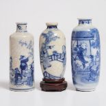 Three Blue and White 'Figural' Snuff Bottles, 18th/19th Century, 清 十八/十九世纪 青花人物故事纹烟壶一组三件, tallest bo