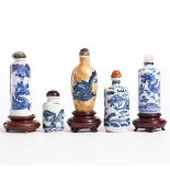 Five Blue and White 'Dragon' Snuff Bottles, 1780-1900, 清 十八/十九世纪 青花龙纹烟壶一组共五件, tallest bottle height