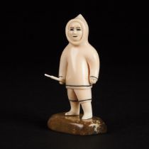 Sheokjuk Oqutaq ᓱᐅᔪ ᐅᑯᑕ (1920-1982), HUNTER, CIRCA 1949, ivory, stone, pigment, 5 x 2 x 1.25 in — 12