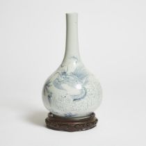 A Korean Blue and White 'Dragon' Bottle Vase, Joseon Dynasty, 19th Century, 十九世纪 朝鲜 青花龙纹瓶, height 11