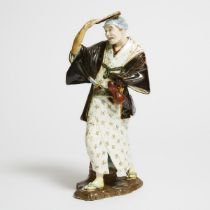A Japanese Kutani Figure of a Rōnin, Showa Period (1926-1989), 日本 昭和时代 彩瓷浪人像, height 12.4 in — 31.5