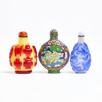 Two Overlay Glass Snuff Bottles, Together With a Cloisonné Snuff Bottle, 19th-20th Century, 十九/二十世纪