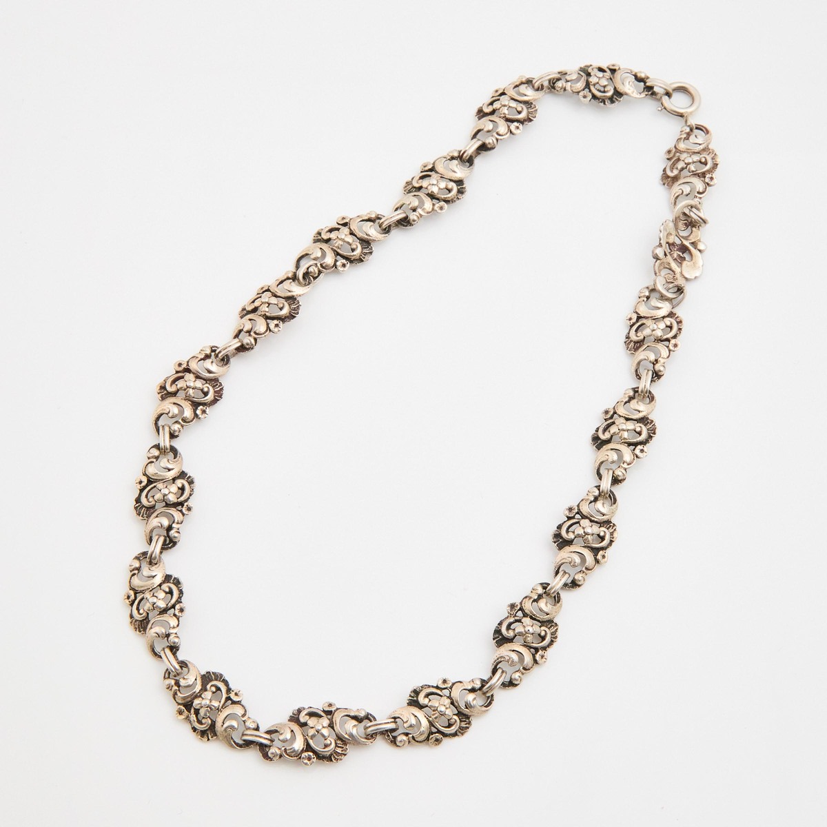 Austrian 835 Grade Silver Necklace, w. 0.5"