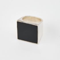 Calvin Klein Sterling Silver Ring, set with a square onyx panel (18.7mm)