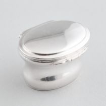 Swiss Silver Oval Vinaigrette, Neuchâtel, early 19th century, height 1.3 in — 3.4 cm