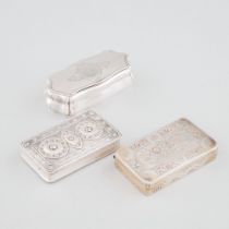 Three Continental Silver Snuff Boxes, 19th/early 20th century, largest length 3.7 in — 9.5 cm (3 Pie