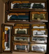 15x Mainline Railway OO gauge items. Including 3x BR locomotives; a Rebuilt Royal Scot Class 4-6-