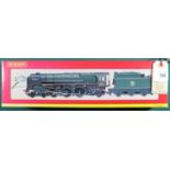 Hornby Railways BR OO tender locomotive. A Britannia Class 4-6-2 Britannia (R2207), RN70000 in lined