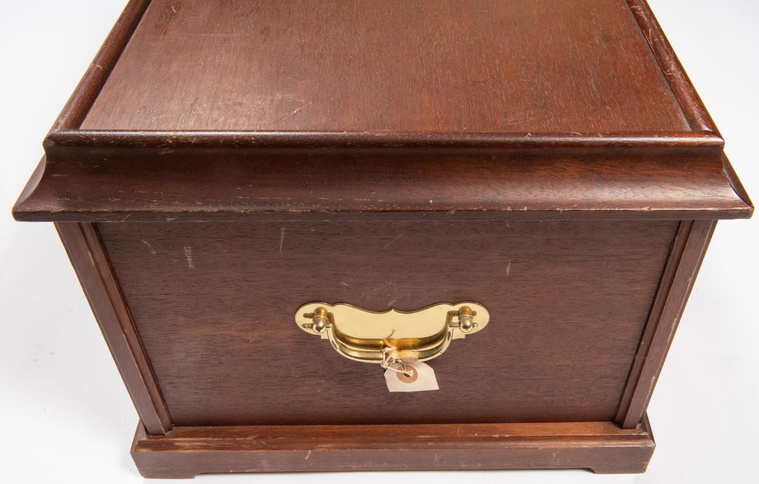 A mahogany collectors cabinet, with five shallow drawers, each to house 20 medallions, and a - Image 3 of 3