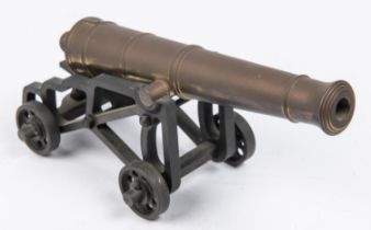 A very nice quality brass model 18th century cannon on "Fortress" type carriage, 7" barrel, 4 wheel,