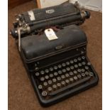 A Vintage "Royal" Typewriter, seems to be seized up, would benefit from an overhaul. GC £10-30