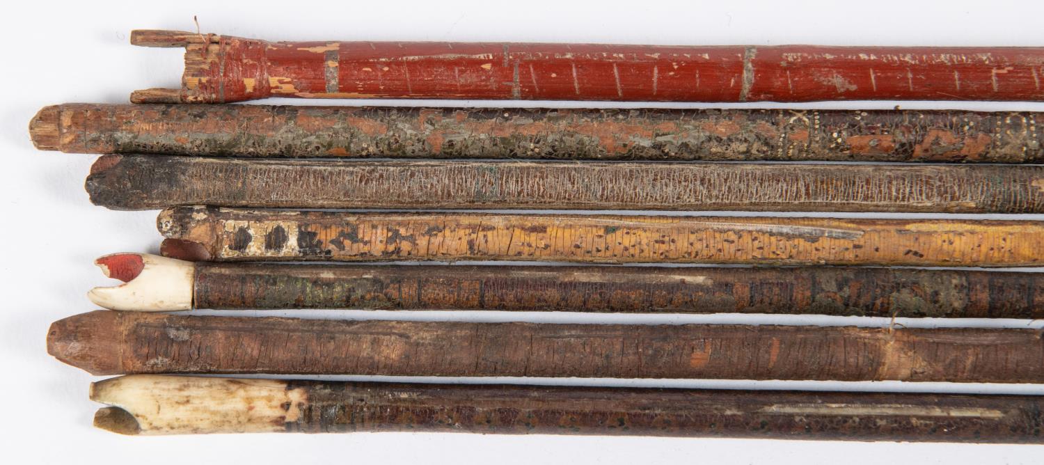 Seven 18th century Indian arrows, with varying flat leaf shaped heads, including two with central - Image 2 of 3