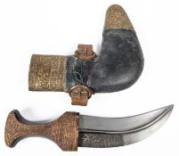A very good Arab jambiya, watered steel blade 6½”, with panel of overlaid silver Arabic script on