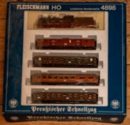 A Fleischmann HO Limited Train Pack 4898. Comprising a DR 4-4-0 tender locomotive, 636 Altona to