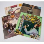 4x The Kinks signed LP record albums. Everybody's in Show Biz - Everybody's a Star. Muswell