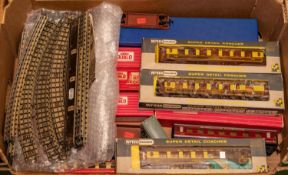 Quantity of OO railway. 3x Wrenn Pullman Cars, Aries, Car 73 and Car 77, all boxed. Plus Hornby