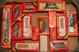 23x OO gauge railway items by Hornby Railways, Tri-ang, etc. Including 6x locomotives; an LNER Class