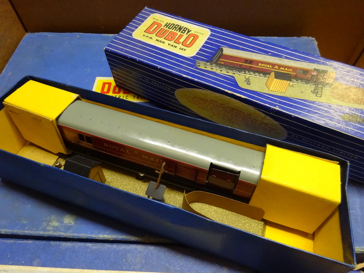 14+ items of Hornby Dublo railway. Including a EDP1 Passenger Train set comprising; LNER Class A4 - Image 3 of 10