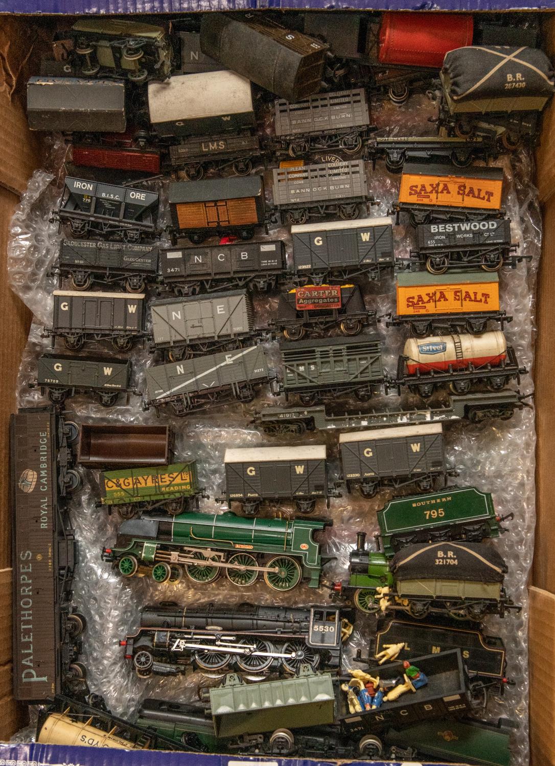 A large quantity of OO model railway. Including 2x Mainline Jubilee Class, locomotive, Leander, plus - Image 7 of 8