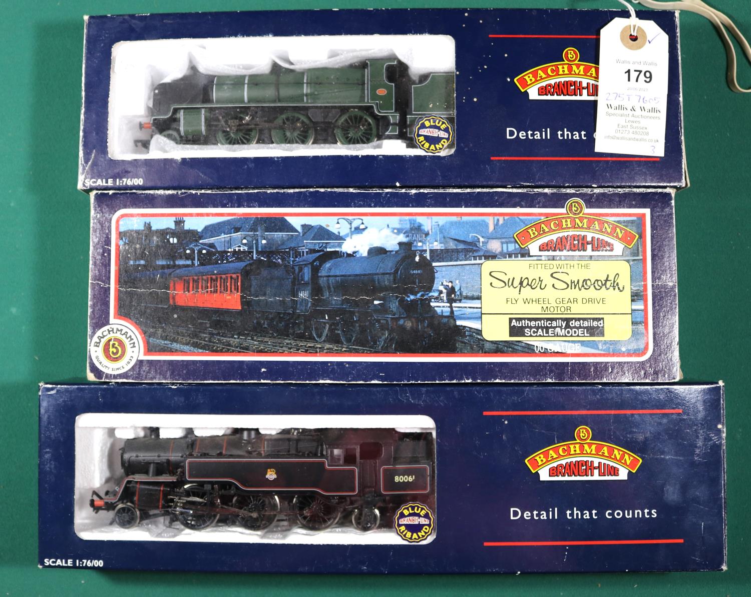 3x Bachmann Branch-line OO gauge locomotives. A Southern Railway N Class 2-6-0 tender loco, 1824, in