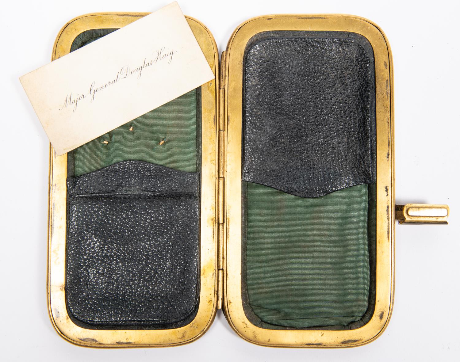 A gilt brass mounted leather card case, the front mounted with Victorian crown over "20". GC, - Bild 3 aus 5