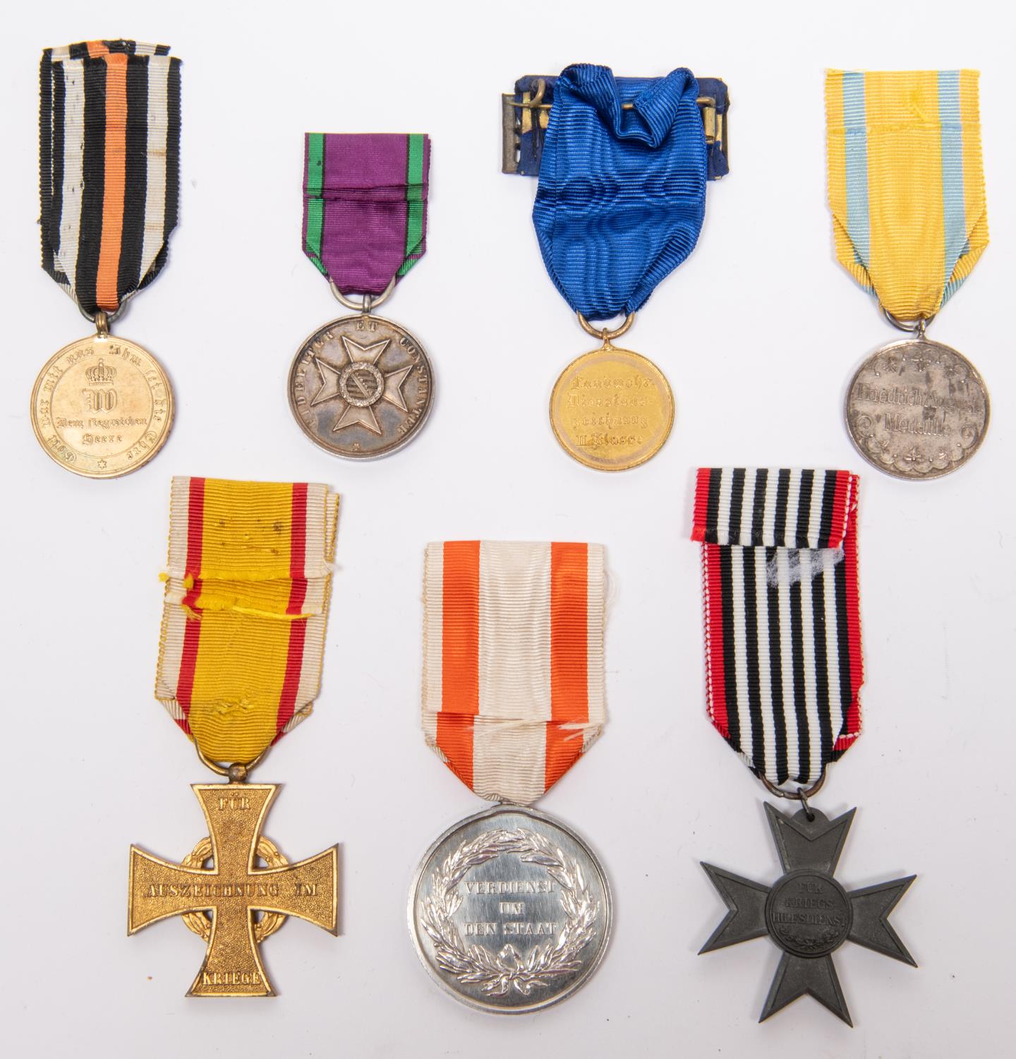 Seven German war medals: Saxon Friedrich August War Merit medal in silver, Lippe 1914 War Merit - Image 2 of 2
