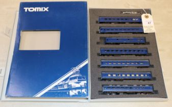 A Tomix 'N' gauge Train Pack. (92716). J.R. PC Series 14.700 Salon Car 'Naniwa'. Comprising 7x