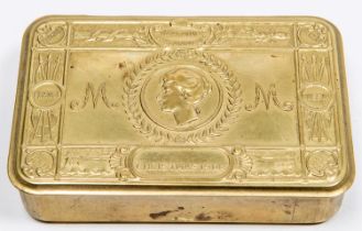 A Princess Mary's Christmas 1914 brass gift tin, containing 2 packets of cigarettes (one opened, the