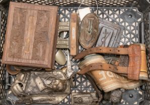 A collection of WWI decorative souvenir items: an allied "Gloire Allies 1914" stable belt; models of