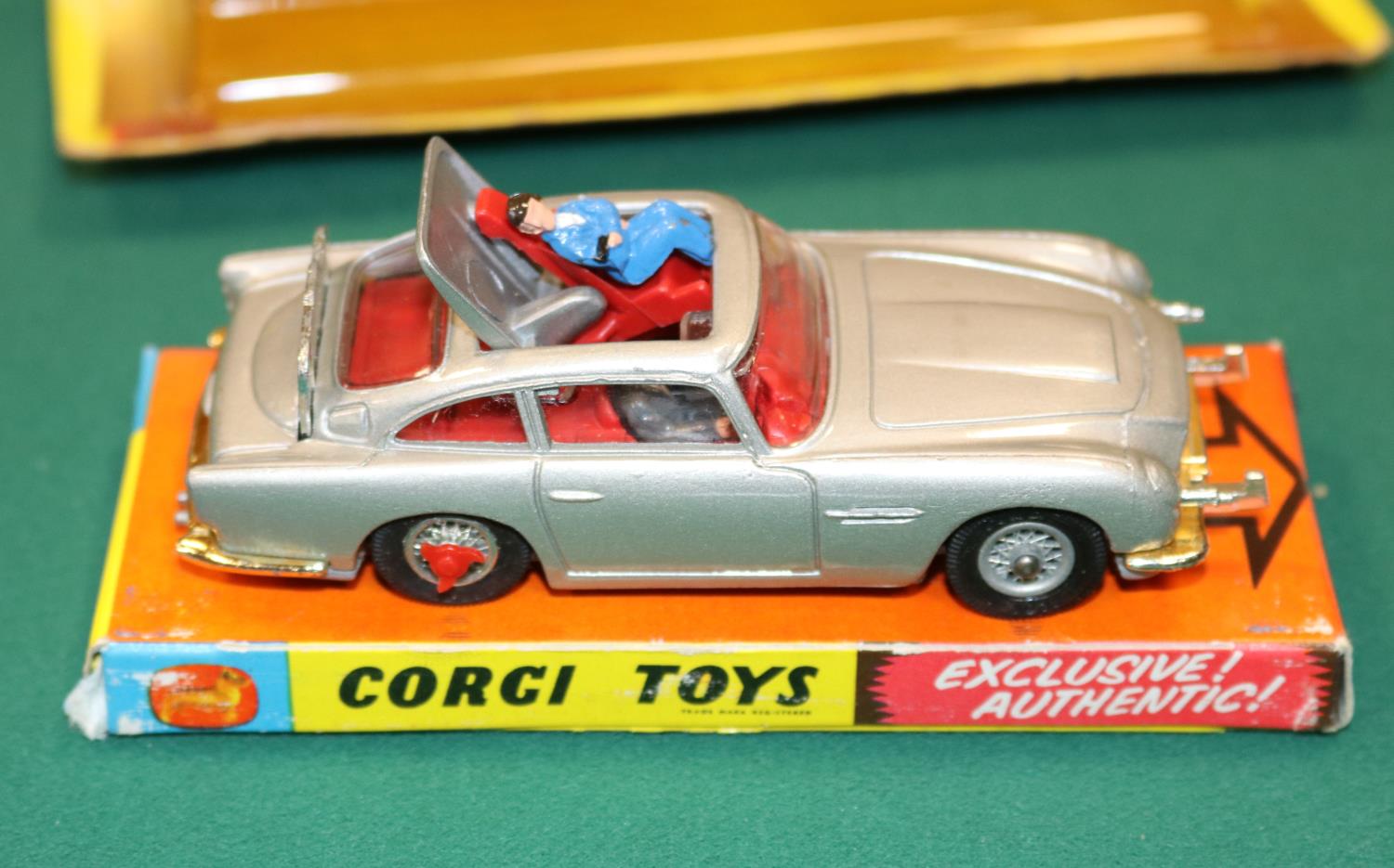 Corgi Toys 'The New James Bond Aston Martin D.B.5' (270). The 2nd type in metallic silver with red - Image 3 of 3