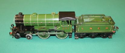 Hornby Railways O Gauge clockwork 4-4-0 tender locomotive "Bramham Moor" in lined green LNER livery,