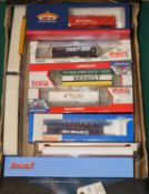 11 HO/OO model railway freight wagons by various makers including Piko, Electrotren, Bachmann etc.