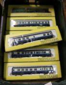 6 Trix Trains model railways. An LNER class A2 4-6-2 tender locomotive, "AH Peppercorn" RN 525 in